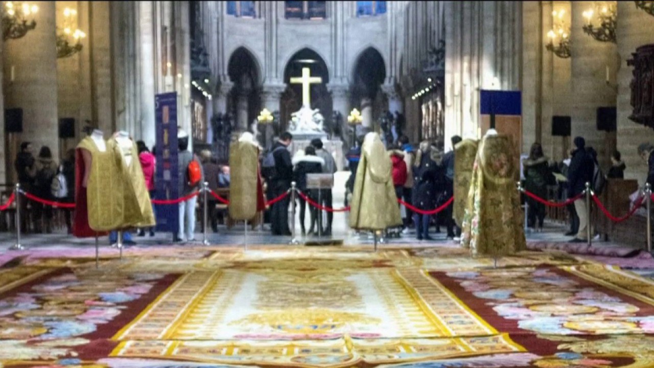 Notre-Dame de Paris - Au chevet du tapis du chœur