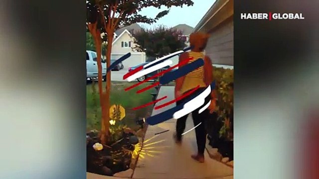 Evinden çıktı hayatının şokunu yaşadı! Çığlıklarla kaçan kadının kaçma sebebi güldürdü