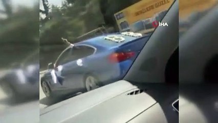 Gelin arabasının camından 15 el ateş etti