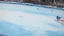 ABD'de havuzda nöbet geçiren kadını oğlu kurtardı