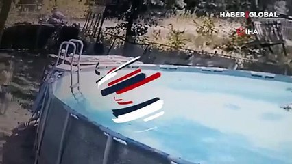 Havuzda nöbet geçiren annesini kurtaran 10 yaşındaki cesur çocuk kamerada
