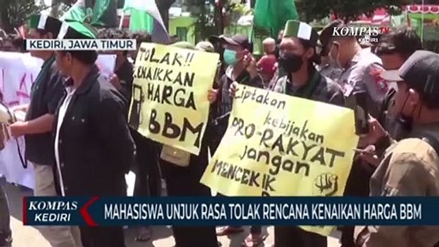 Mahasiswa Gelar Unjuk Rasa Tolak Rencana Kenaikan Harga BBM