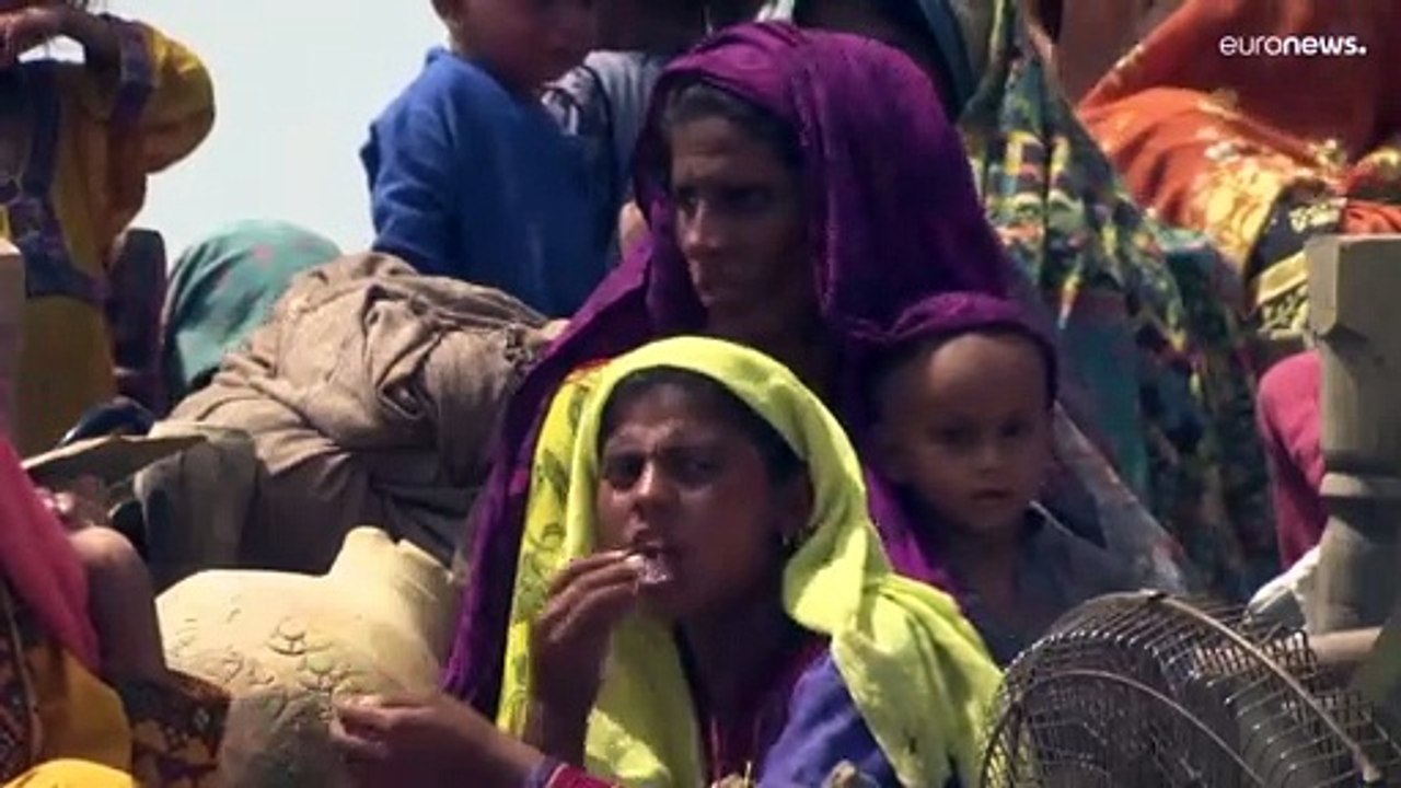 Жертвами наводнений в Пакистане стали более тысячи человек