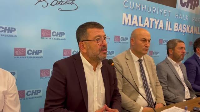 Veli Ağbaba: Anadolu'da 'Bal Tutan Parmağını Yer' Diye Atasözü Var. Bunlar Bırakın Parmağı Arıyı Yemişler