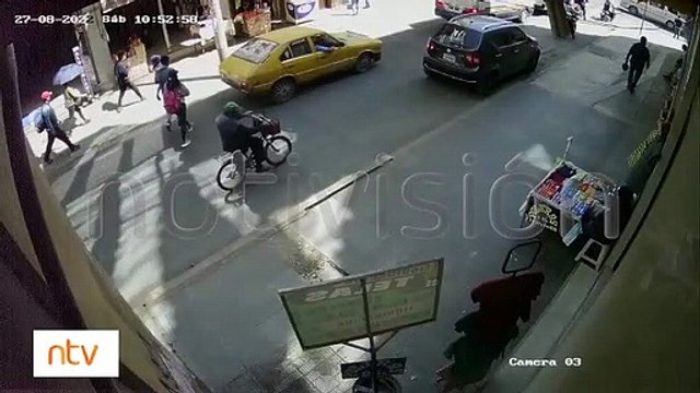 Anciano intentó cruzar la calle con su bicicleta y fue atropellado