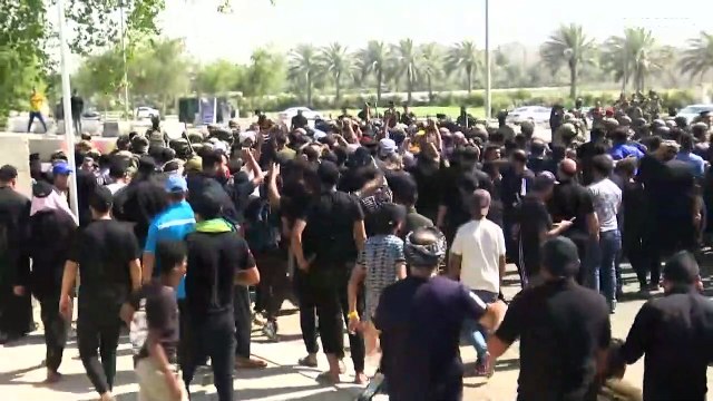 العمليات المشتركة تعلن حظر تجوال شامل في بغداد وأنصار الصدر يقتحمون القصر الجمهوري