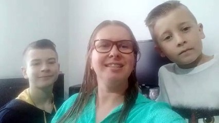 Mãe e filho falam sobre vídeo que viralizou tratando de educação sexual