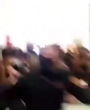 أنصار التيار الصدري يقتحمون القصر الجمهوري