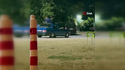 Adana bildiğiniz gibi: Arabanın üzerinde gitti