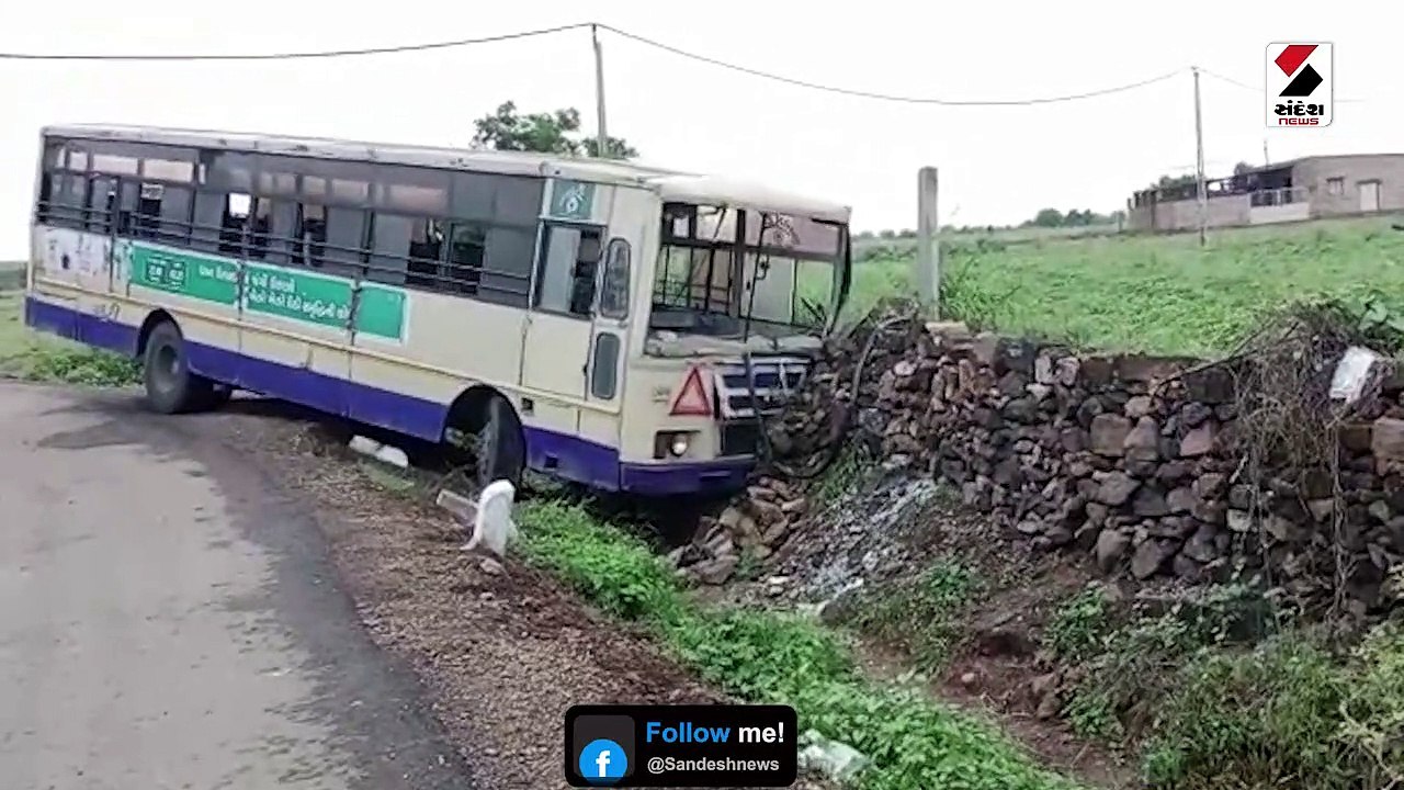 કાલાવડમાં ST બસ રોડ પરથી નીચે ઉતરી: 6 મુસાફરો ઈ...