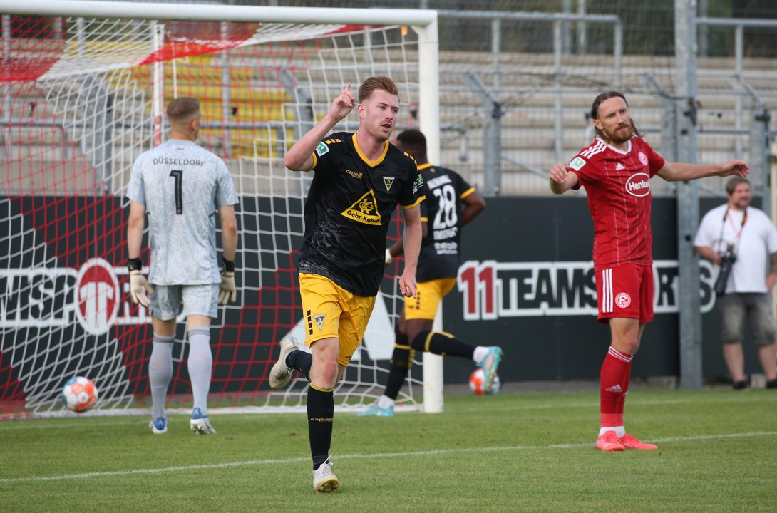 Mause schießt Aachen gegen Ahlen zum ersten Sieg