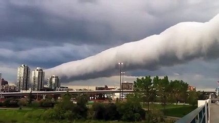 Ce nuage en forme de tube est juste impressionnant