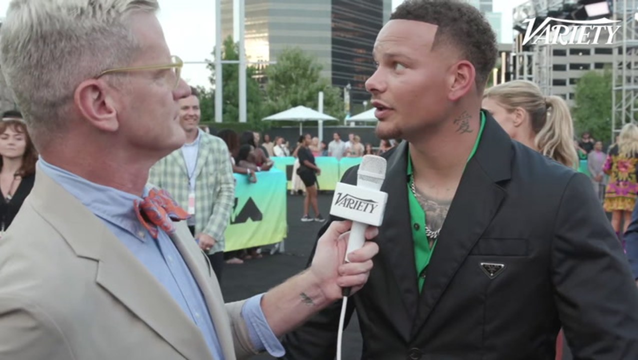 Kane Brown on 2022 VMAs Red Carpet