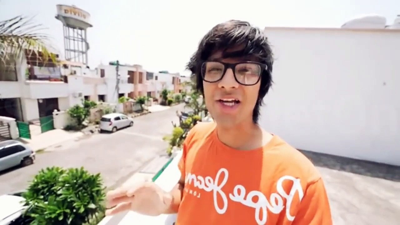 Skeletons_Roasting_@Sourav_Joshi_Vlogs_@Piyush_Joshi_Gaming_||_Shubh_SkeletOn(720p)