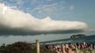 Nuvem gigante em formato de rolo surpreende banhistas em praias de São Paulo e Rio de Janeiro