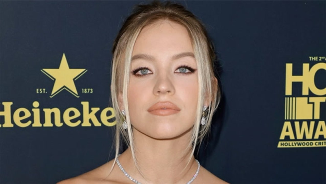 Sydney Sweeney Says Photo From Mom’s Birthday Has Been Turned Into a Political Statement | THR News
