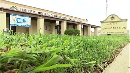 Télécharger la video: Teléfonos en escuelas de Laredo se entregarán a maestros