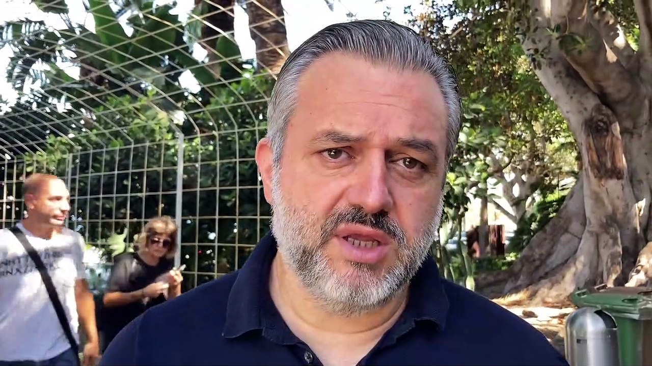 Reggio, bollette in vetrina
