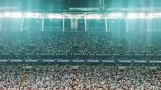 Beşiktaş taraftarı: Türkiye laiktir, laik kalacak!