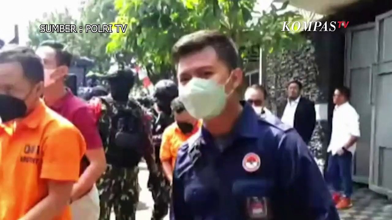 Detik-Detik Kemunculan Bharada E, Bripka RR dan Kuat Maruf ke Rekonstruksi Berbaju Tahanan