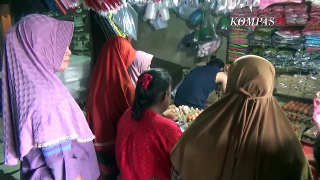 Warga Berburu Telur Retak hingga Pecah, Imbas Tingginya Harga Telur Ayam Ras
