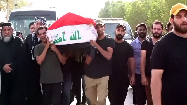 أزمة العراق: تشييع عدد من أنصار الزعيم الشيعي مقتدى الصدر في النجف
