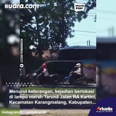 Bukan Main! Aksi Emak-emak Hadang Bus yang Salah Jalur, Warganet: The Real Penguasa Aspal