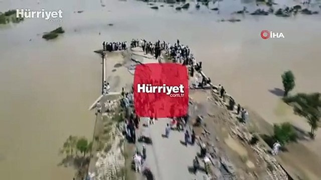 Pakistan'daki sel felaketinde can kaybı artıyor
