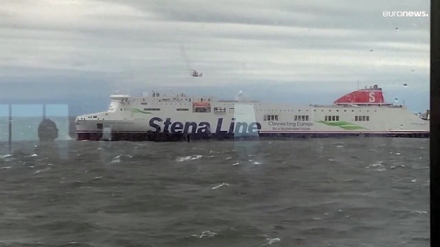 Svezia: incendio a bordo di un traghetto, passeggeri evacuati in elicottero