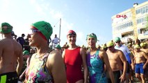 CHP'li belediye başkanı Çanakkale Boğazı’nı yüzerek geçti