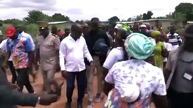 Le ministre Pierre Dimba pose la 1ère pierre du dispensaire et de la maternité de tokohiri