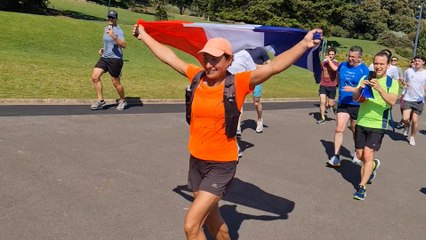 Elle vient de finir un tour du monde en courant 6 marathons... par semaine
