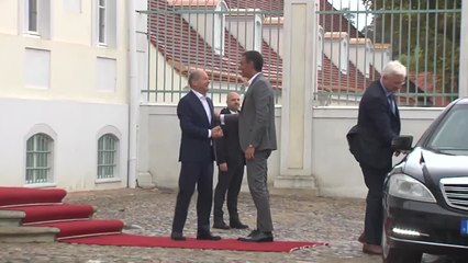 La llegada y el saludo de Sánchez con Scholz