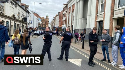 Police called to opening of new pizza shop as chaos erupts with hundred queuing