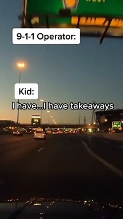 Un enfant appelle le 911 pour faire ses devoirs de maths