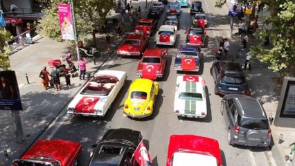 Klasik otomobillerin zafer turu