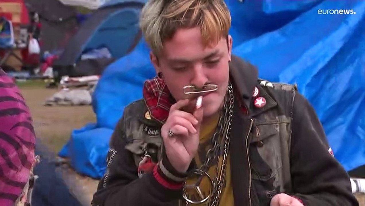 Auf den Spuren der Gelbwesten: Punks belagern Sylt im Protestcamp