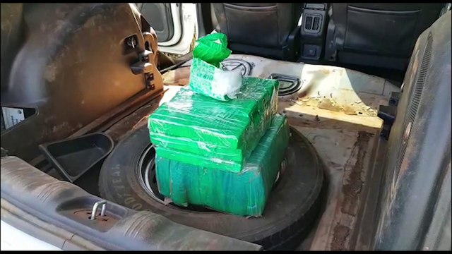 PM apreende grande quantidade de maconha em veículo Jeep em Cascavel