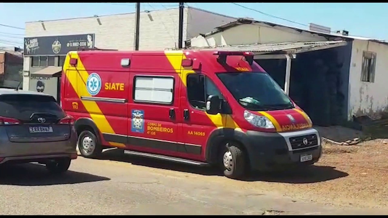 Trabalhador fica ferido em borracharia após ter olho atingido por 'espátula'