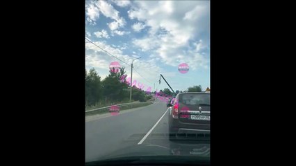 Changer les ampoules sur les lampadaires routiers : métier risqué