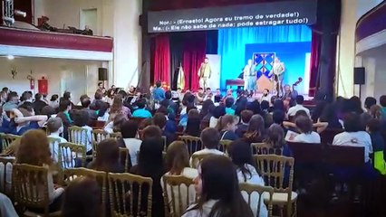 Alunos de Joinville assistem a espetáculo de ópera pela primeira vez