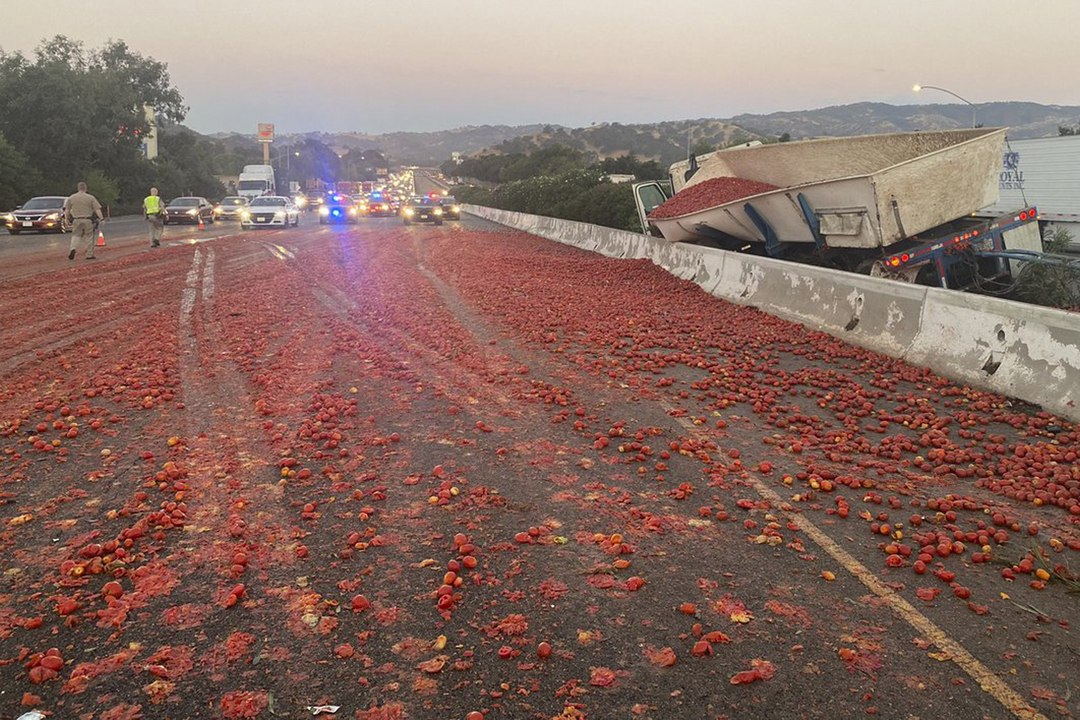 Truck hauling tomatoes crashes, spills load across Northern California highway