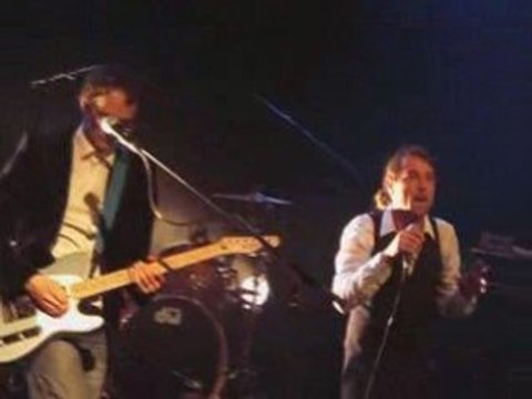 LES FATALS PICARDS : Seul & Célibataire