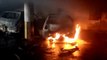 Veículos pegam fogo em garagem de prédio em Divinópolis