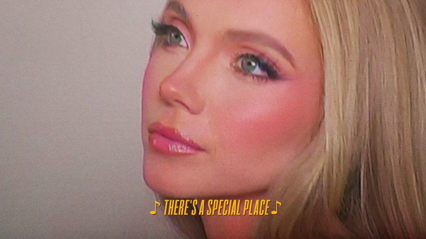 Danielle Bradbery - A Special Place
