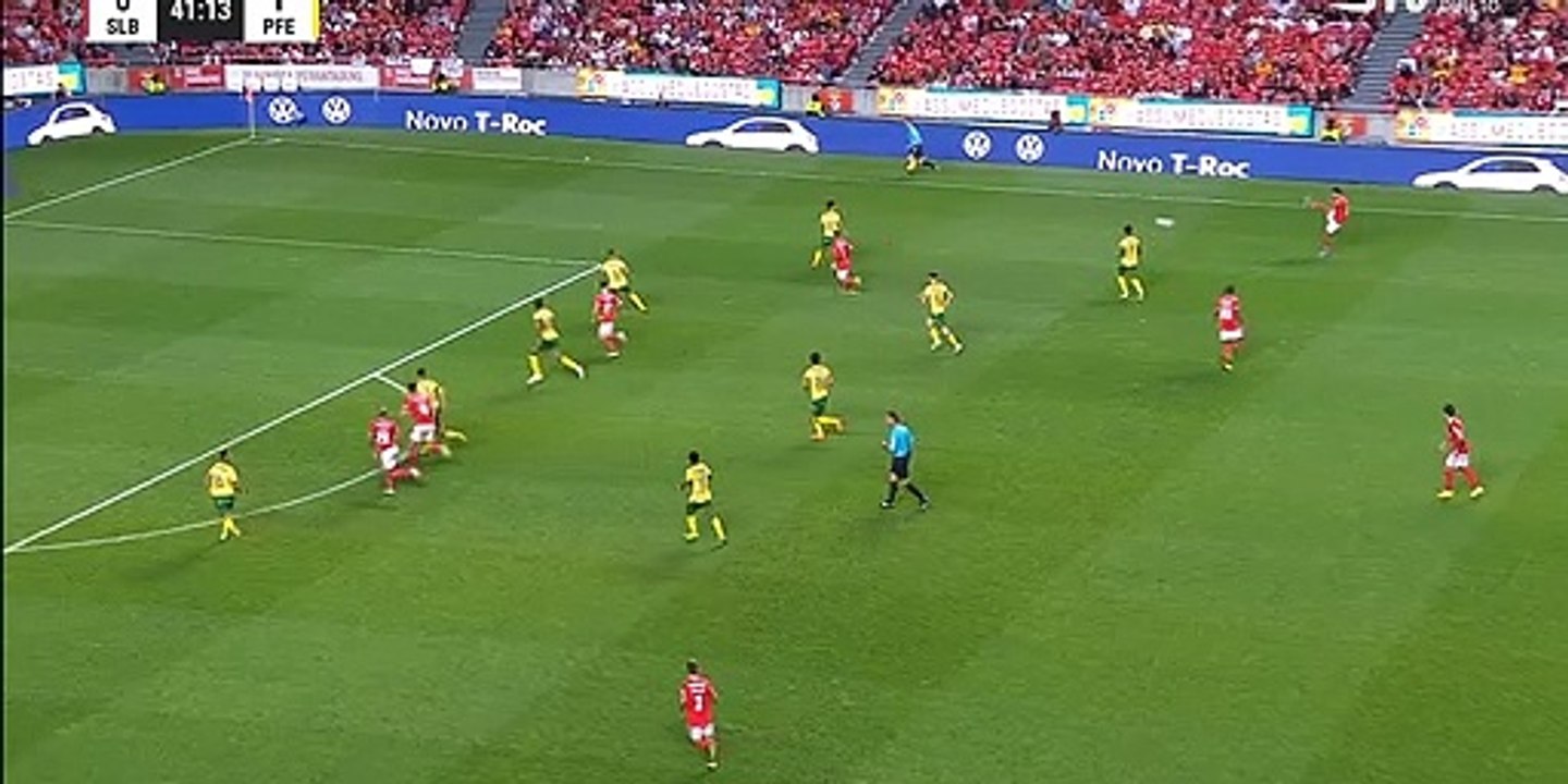 Benfica [1]-1 Paços de Ferreira - Neres 42'