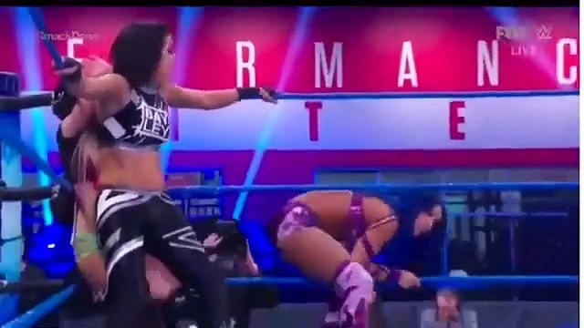 Sasha Banks & Bayley vs Alexa Bliss & Nikki Cross