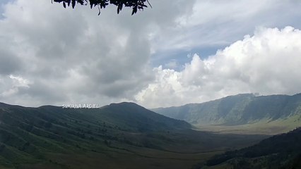 Melihat gunung Bromo dari Pintu Masuk Jemplang Malang 2022
