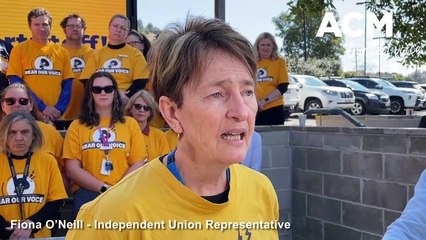 Independent Education Union's mobile billboard truck in Tamworth - 31/08/2022 - Northern Daily Leader