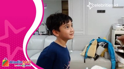 Kocak, Rafathar Kebingungan Menebak Uang Pecahan Rp2 Ribu dan Rp10 Ribu